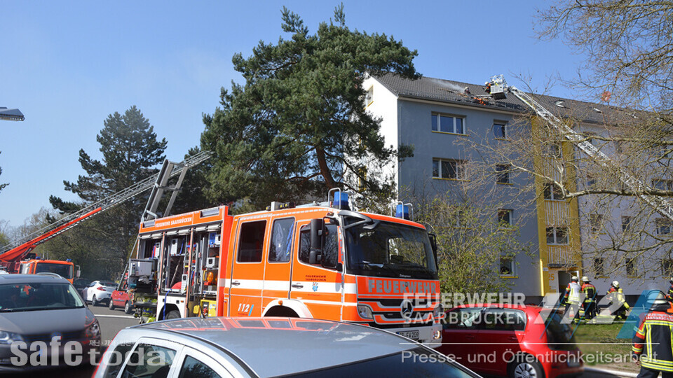 그림 5 – 동료구출조가 대기하고 있던 실제 화재현장(출처 : 사브뤼켄 소방)